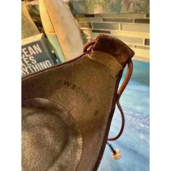 VINTAGE Stuart Weitzman Jezebella Swarovski Crystal Bronze Satin Pumps Size 8 - Picture 3 of 7